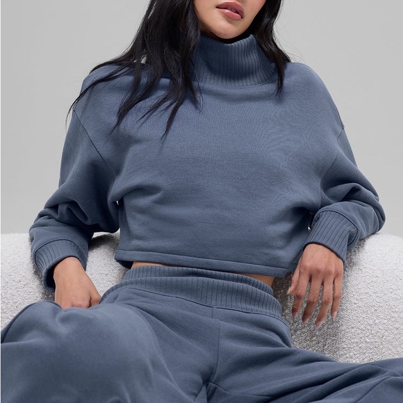 ALO Yoga Cropped Serenity Coverup in Bluestone Size L - Picture 2 of 14